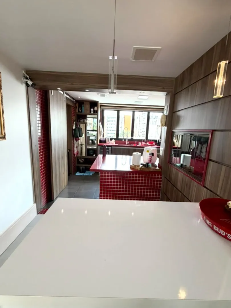 BELLEVUE PLATZ | R$ 2.300.000 | 174M&sup2; | 3 SU&Iacute;TES | LAREIRA | 3 VAGAS | DEP&Oacute;SITO Rua Regente Porto Alegre - 