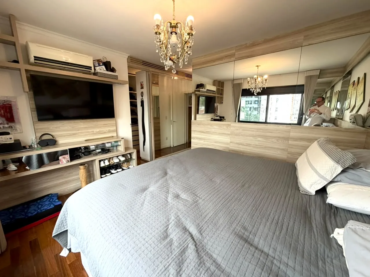 BELLEVUE PLATZ | R$ 2.300.000 | 174M&sup2; | 3 SU&Iacute;TES | LAREIRA | 3 VAGAS | DEP&Oacute;SITO Rua Regente Porto Alegre - 