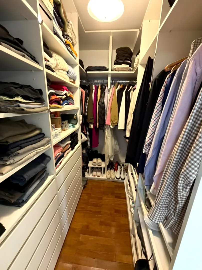 BELLEVUE PLATZ | R$ 2.300.000 | 174M&sup2; | 3 SU&Iacute;TES | LAREIRA | 3 VAGAS | DEP&Oacute;SITO Rua Regente Porto Alegre - 