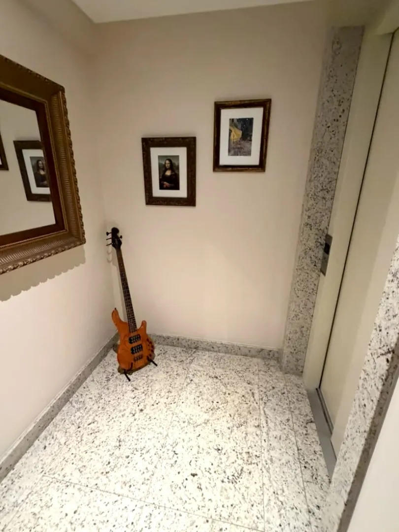 BELLEVUE PLATZ | R$ 2.300.000 | 174M&sup2; | 3 SU&Iacute;TES | LAREIRA | 3 VAGAS | DEP&Oacute;SITO Rua Regente Porto Alegre - 