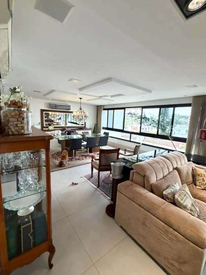 BELLEVUE PLATZ | R$ 2.300.000 | 174M&sup2; | 3 SU&Iacute;TES | LAREIRA | 3 VAGAS | DEP&Oacute;SITO Rua Regente Porto Alegre - 
