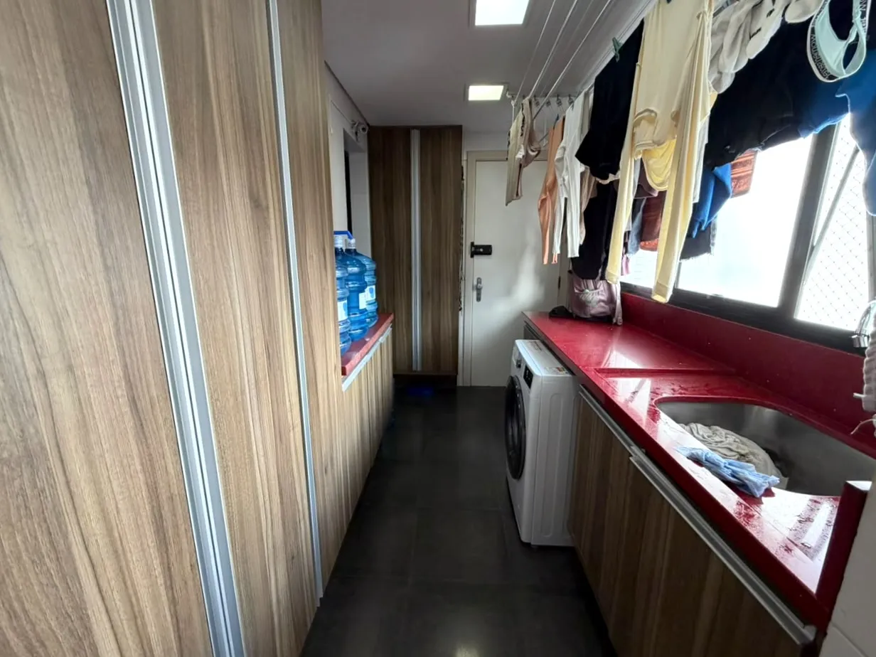 BELLEVUE PLATZ | R$ 2.300.000 | 174M&sup2; | 3 SU&Iacute;TES | LAREIRA | 3 VAGAS | DEP&Oacute;SITO Rua Regente Porto Alegre - 