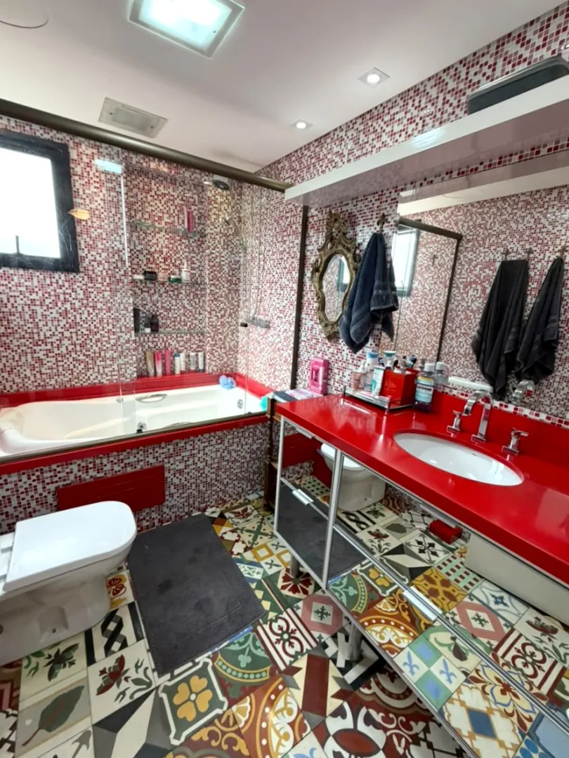 BELLEVUE PLATZ | R$ 2.300.000 | 174M&sup2; | 3 SU&Iacute;TES | LAREIRA | 3 VAGAS | DEP&Oacute;SITO Rua Regente Porto Alegre - 