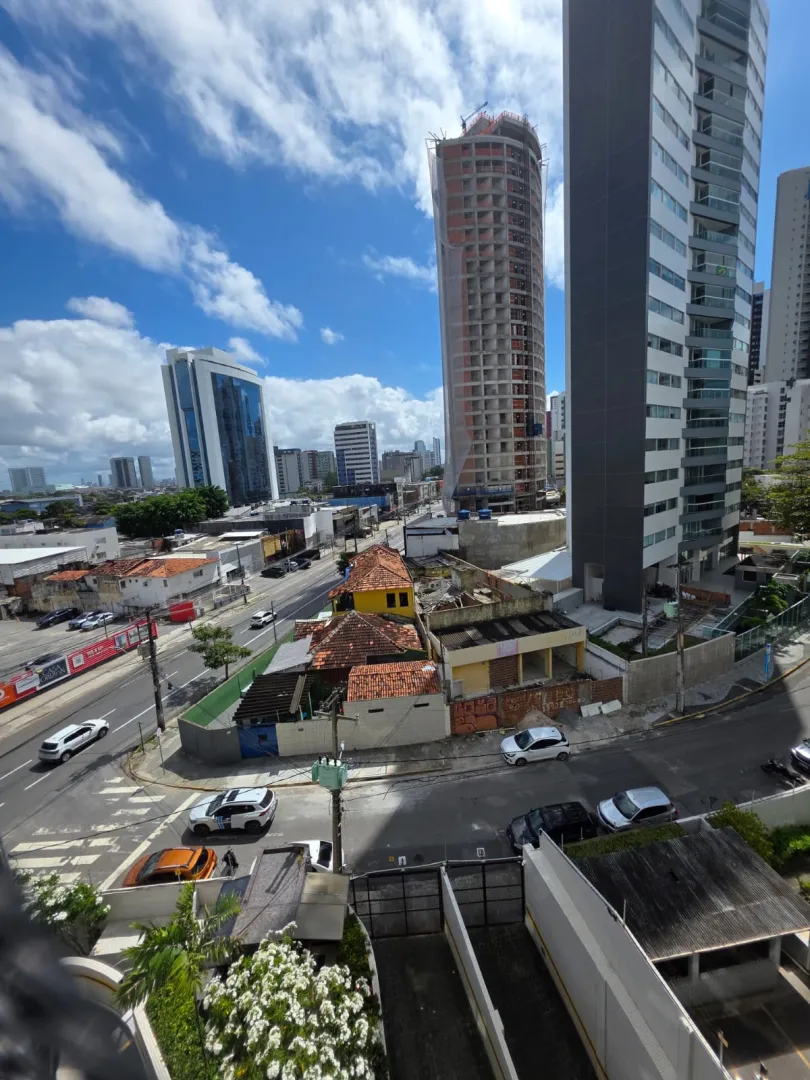 Apartamento &agrave; venda com 48m&sup2; | 2 quartos sendo 1 su&iacute;te | 1 vaga coberta | Porteira fechada Avenida Conselheiro Aguiar Recife - 