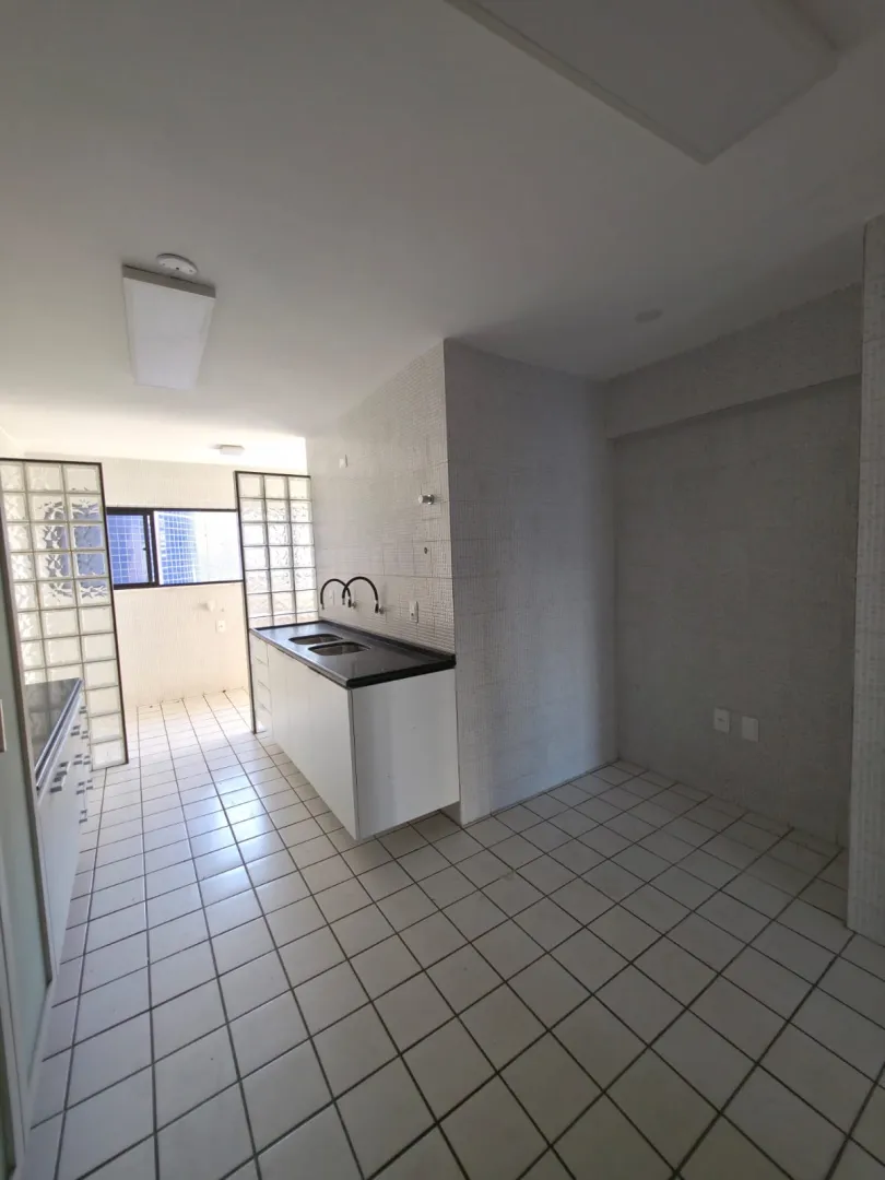 Apartamento &agrave; venda com 130.30m&sup2; | 3 su&iacute;tes | 2 vagas cobertas | Nascente | Varanda Rua Professor Eduardo Wanderley Filho Recife - 