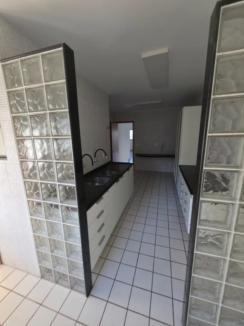 Apartamento &agrave; venda com 130.30m&sup2; | 3 su&iacute;tes | 2 vagas cobertas | Nascente | Varanda Rua Professor Eduardo Wanderley Filho Recife - 