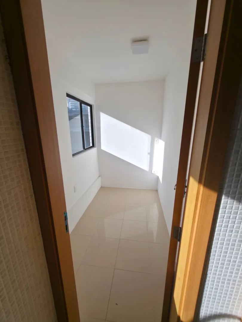 Apartamento &agrave; venda com 130.30m&sup2; | 3 su&iacute;tes | 2 vagas cobertas | Nascente | Varanda Rua Professor Eduardo Wanderley Filho Recife - 