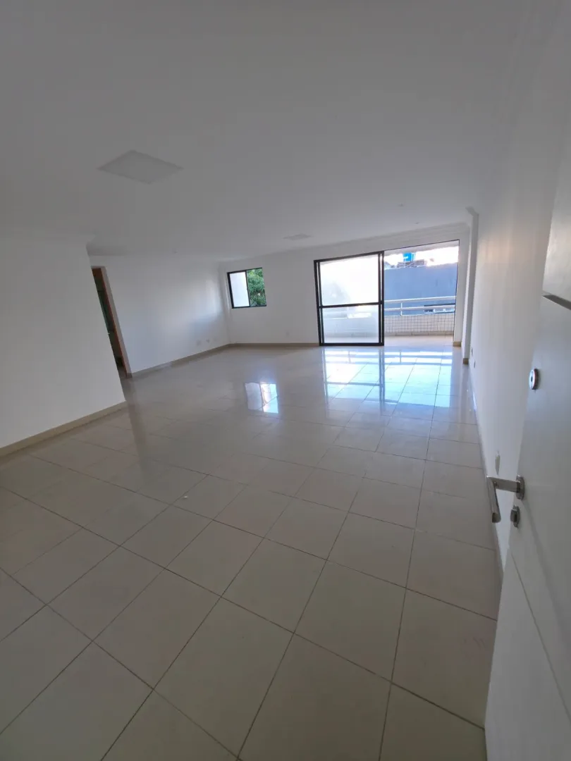 Apartamento &agrave; venda com 130.30m&sup2; | 3 su&iacute;tes | 2 vagas cobertas | Nascente | Varanda Rua Professor Eduardo Wanderley Filho Recife - 
