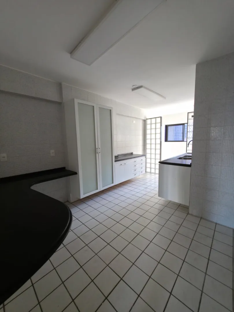 Apartamento &agrave; venda com 130.30m&sup2; | 3 su&iacute;tes | 2 vagas cobertas | Nascente | Varanda Rua Professor Eduardo Wanderley Filho Recife - 