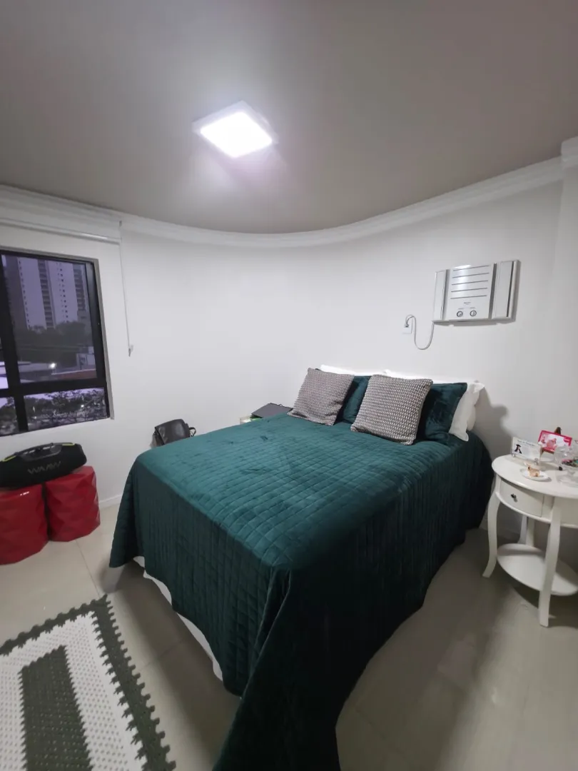 Apartamento &agrave; venda com 97 m&sup2; | 04 quartos sendo 01 su&iacute;te | 2 vagas | Reformado Rua Aviador Severiano Lins Recife - 