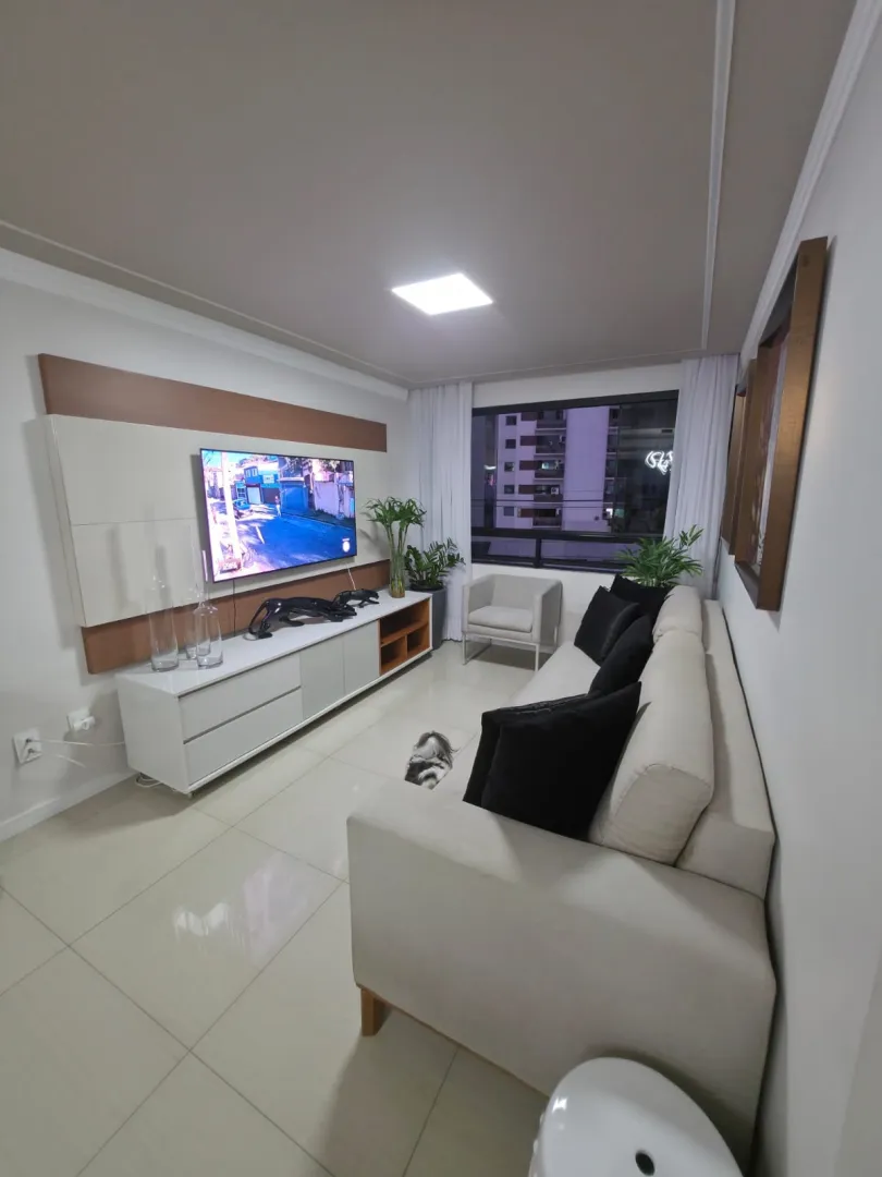 Apartamento &agrave; venda com 97 m&sup2; | 04 quartos sendo 01 su&iacute;te | 2 vagas | Reformado Rua Aviador Severiano Lins Recife - 