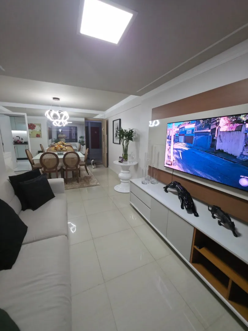 Apartamento &agrave; venda com 97 m&sup2; | 04 quartos sendo 01 su&iacute;te | 2 vagas | Reformado Rua Aviador Severiano Lins Recife - 