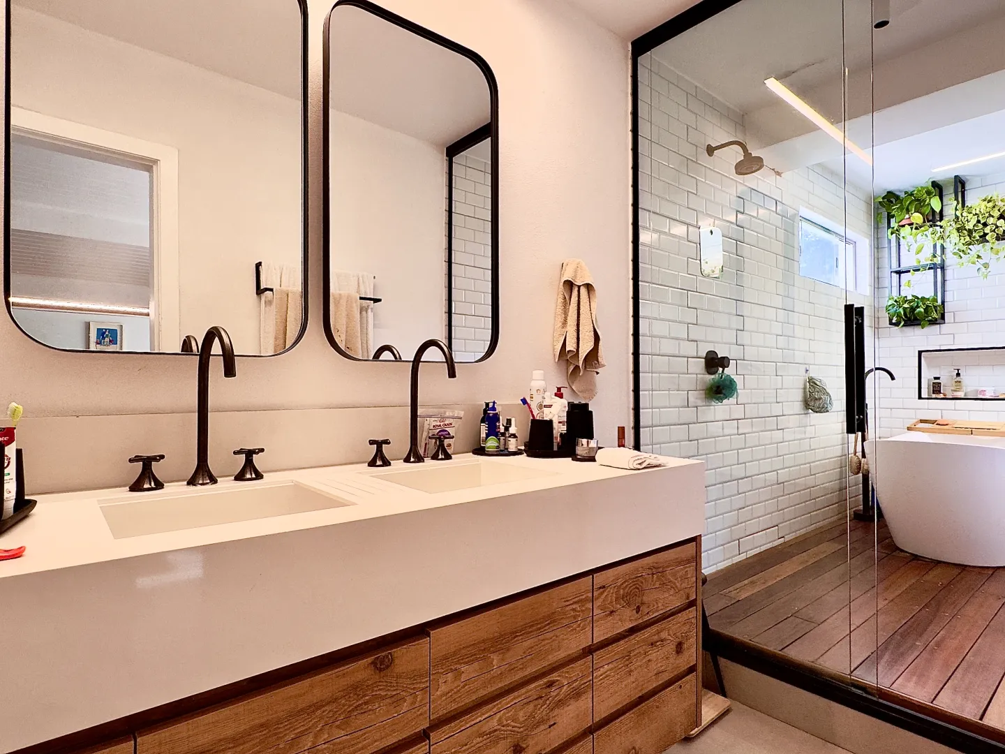 VENDO LINDA CASA REFORMADA PISCINA AQUECIDA 4 SU&Iacute;TES EXCELENTE LOCALIZA&Ccedil;&Atilde;O Rua Artur de Souza Marques São Paulo - 