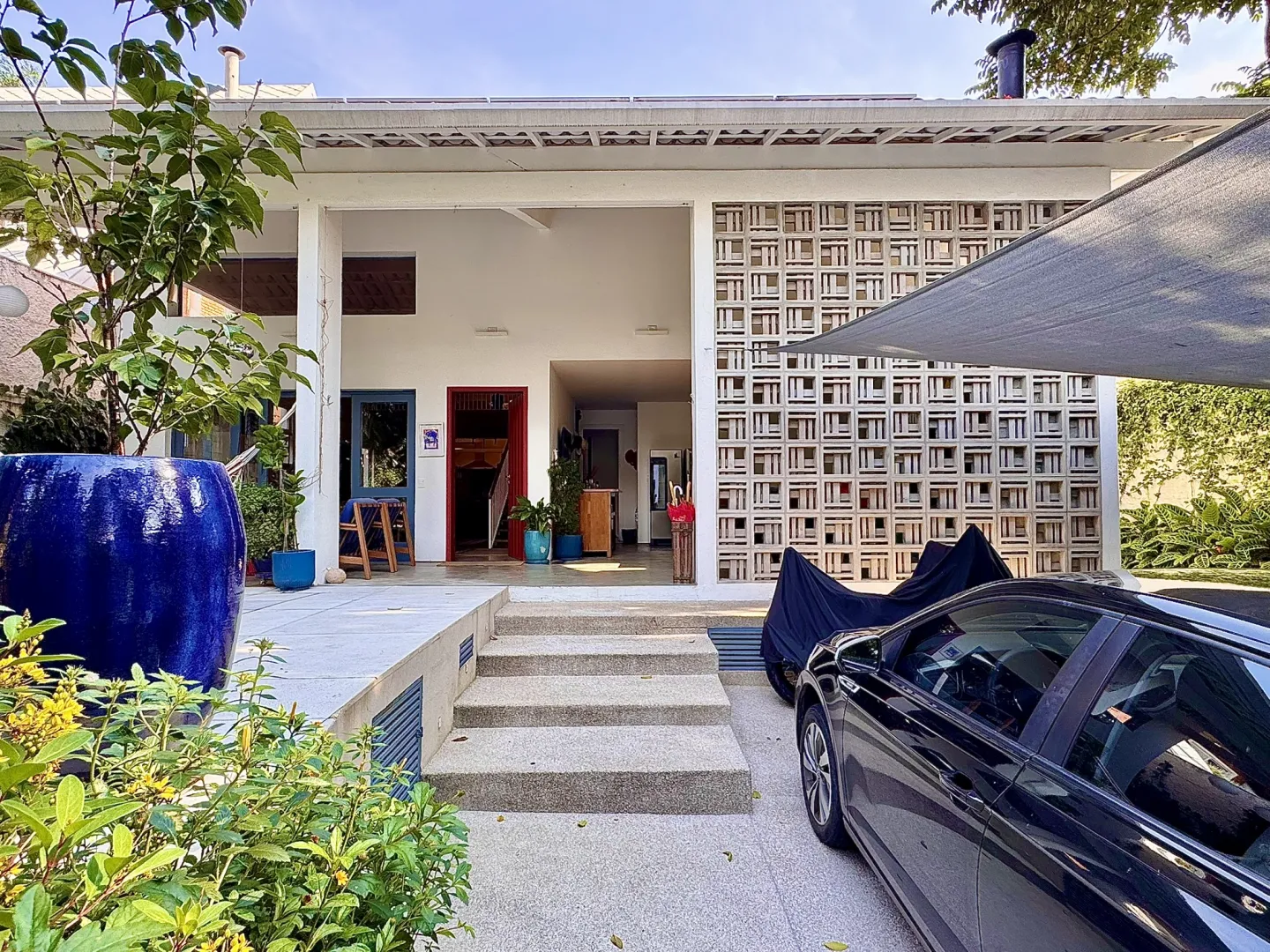 VENDO LINDA CASA REFORMADA PISCINA AQUECIDA 4 SU&Iacute;TES EXCELENTE LOCALIZA&Ccedil;&Atilde;O Rua Artur de Souza Marques São Paulo - 