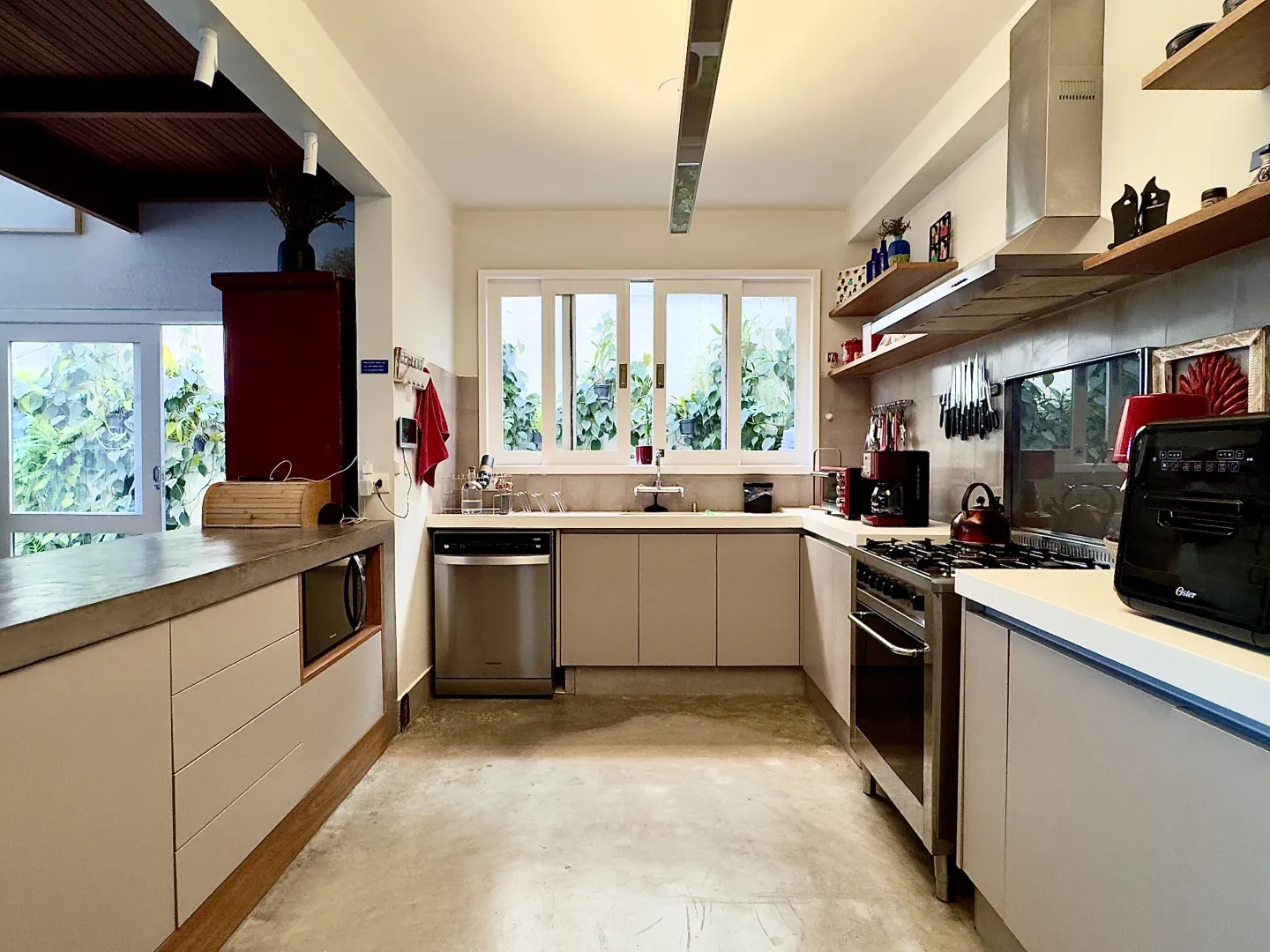 VENDO LINDA CASA REFORMADA PISCINA AQUECIDA 4 SU&Iacute;TES EXCELENTE LOCALIZA&Ccedil;&Atilde;O Rua Artur de Souza Marques São Paulo - 