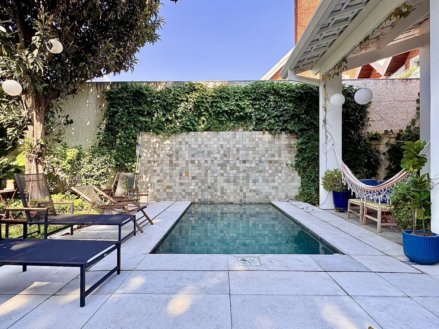 VENDO LINDA CASA REFORMADA PISCINA AQUECIDA 4 SU&Iacute;TES EXCELENTE LOCALIZA&Ccedil;&Atilde;O Rua Artur de Souza Marques São Paulo - 