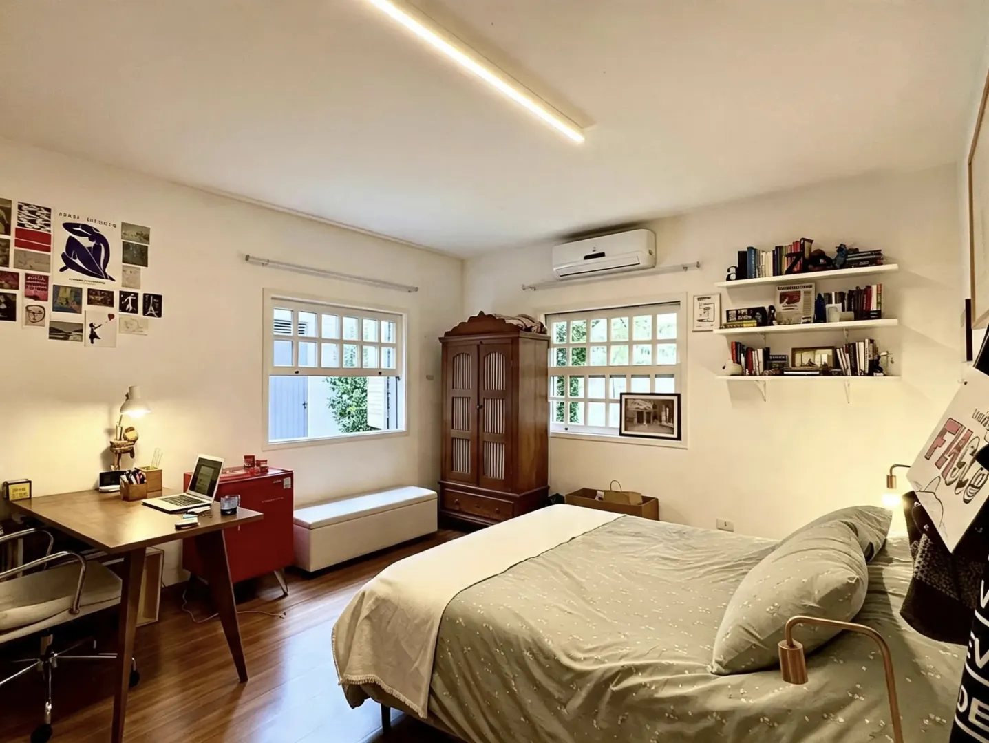 VENDO LINDA CASA REFORMADA PISCINA AQUECIDA 4 SU&Iacute;TES EXCELENTE LOCALIZA&Ccedil;&Atilde;O Rua Artur de Souza Marques São Paulo - 