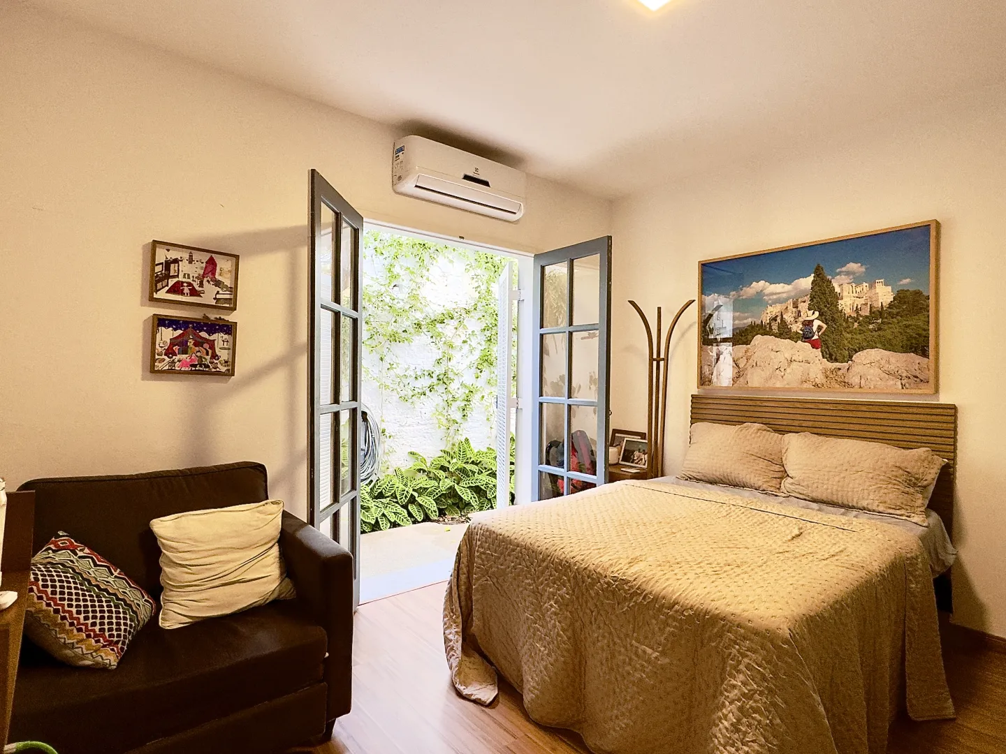 VENDO LINDA CASA REFORMADA PISCINA AQUECIDA 4 SU&Iacute;TES EXCELENTE LOCALIZA&Ccedil;&Atilde;O Rua Artur de Souza Marques São Paulo - 