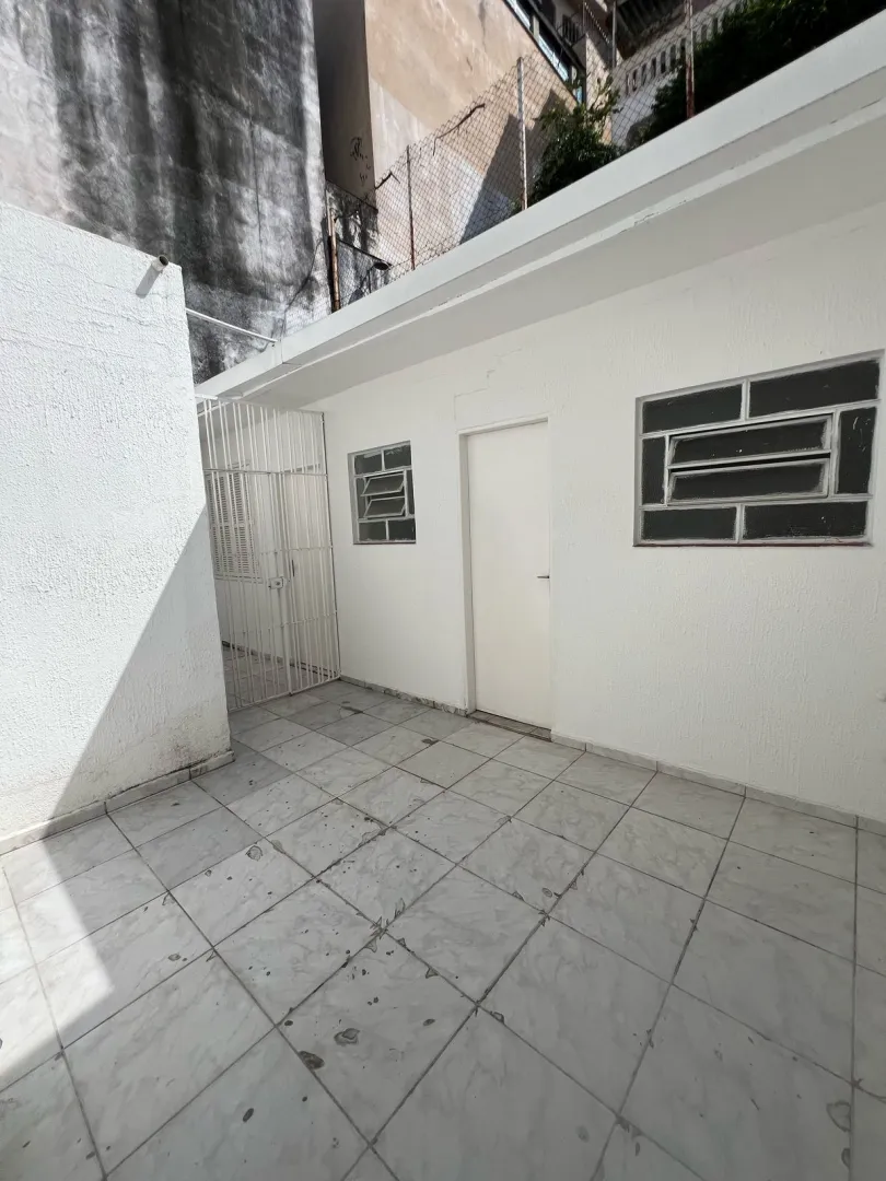 ALUGA-SE EXCELENTE IM&Oacute;VEL COMERCIAL DE 185M&sup2; COM 5 SALAS, COPA E 3 VAGAS DE GARAGEM Avenida Pompéia São Paulo - 