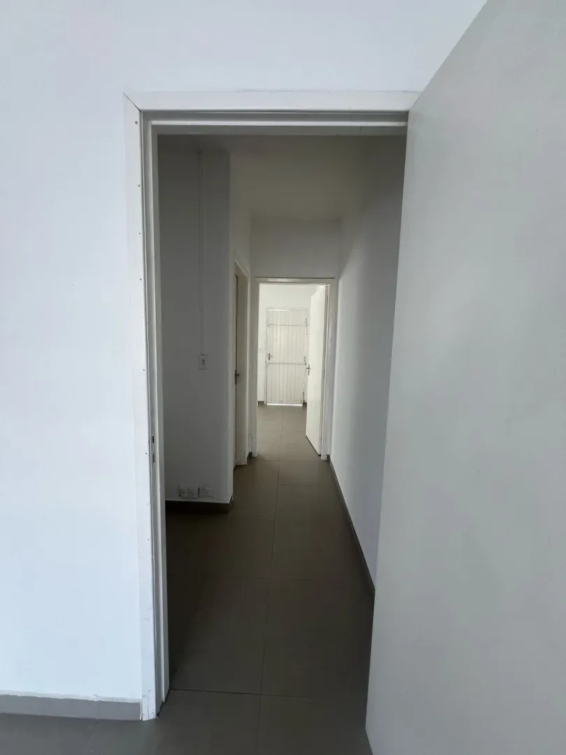ALUGA-SE EXCELENTE IM&Oacute;VEL COMERCIAL DE 185M&sup2; COM 5 SALAS, COPA E 3 VAGAS DE GARAGEM Avenida Pompéia São Paulo - 