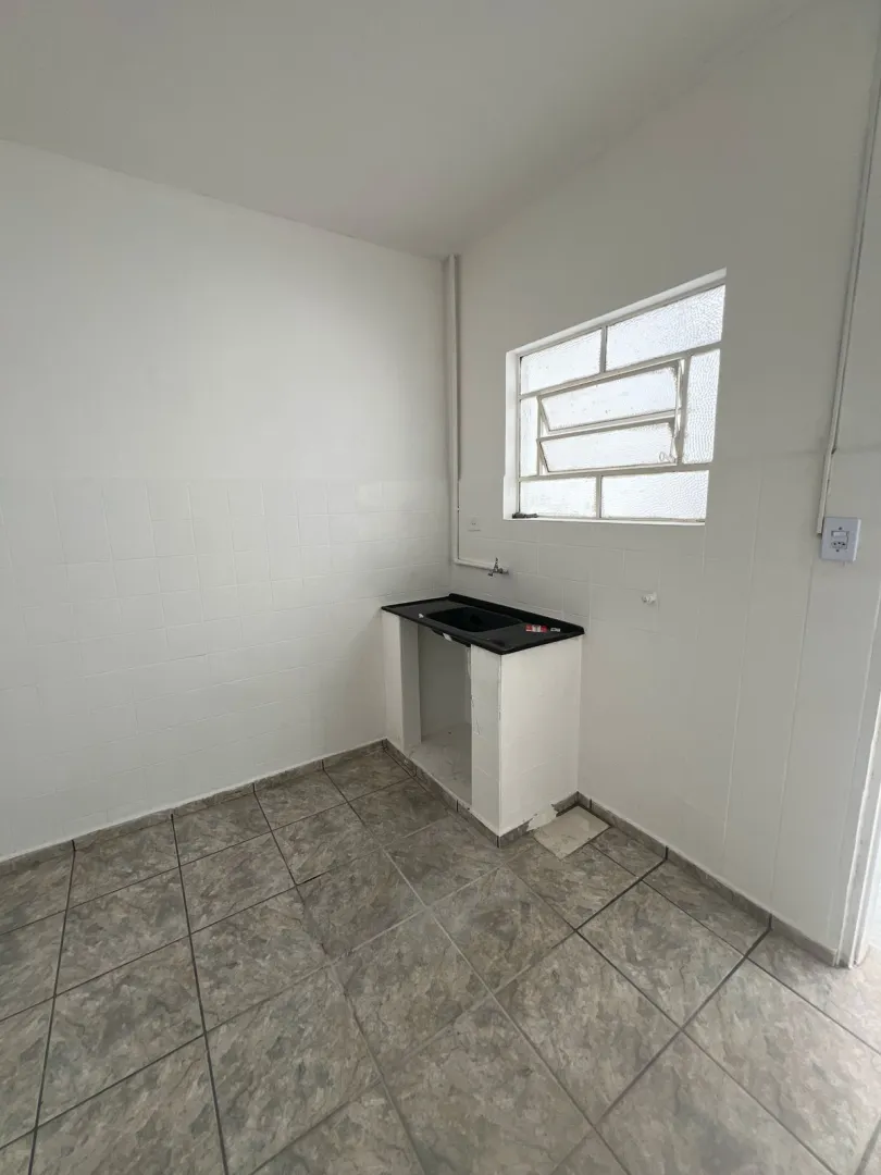 ALUGA-SE EXCELENTE IM&Oacute;VEL COMERCIAL DE 185M&sup2; COM 5 SALAS, COPA E 3 VAGAS DE GARAGEM Avenida Pompéia São Paulo - 