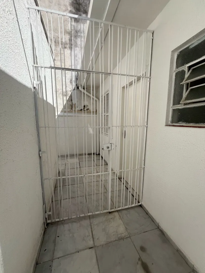 ALUGA-SE EXCELENTE IM&Oacute;VEL COMERCIAL DE 185M&sup2; COM 5 SALAS, COPA E 3 VAGAS DE GARAGEM Avenida Pompéia São Paulo - 