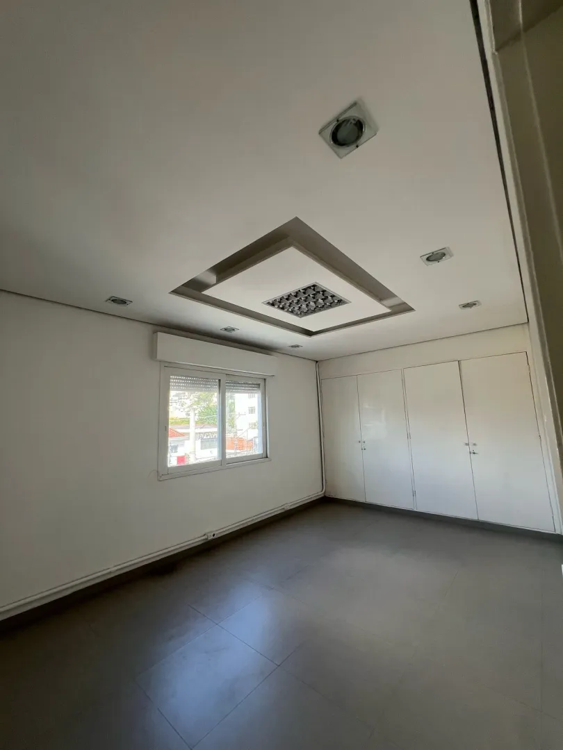 ALUGA-SE EXCELENTE IM&Oacute;VEL COMERCIAL DE 185M&sup2; COM 5 SALAS, COPA E 3 VAGAS DE GARAGEM Avenida Pompéia São Paulo - 