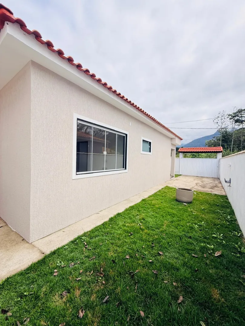 Casa Rec&eacute;m-Constru&iacute;da com 2 Quartos e Quintal | Cotia &ndash; Guapimirim Rua Walcir Moreira Guapimirim - 