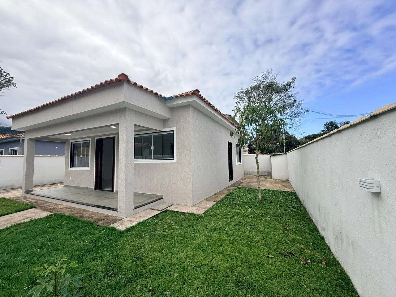 Casa Rec&eacute;m-Constru&iacute;da com 2 Quartos e Quintal | Cotia &ndash; Guapimirim Rua Walcir Moreira Guapimirim - 