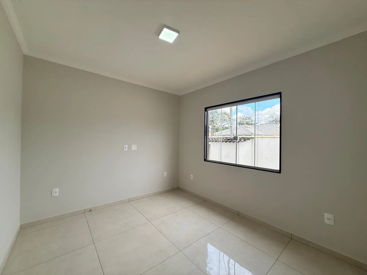 Casa Rec&eacute;m-Constru&iacute;da com 2 Quartos e Quintal | Cotia &ndash; Guapimirim Rua Walcir Moreira Guapimirim - 