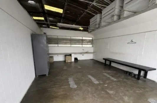 ALUGA-SE GALP&Atilde;O INDUSTRIAL E LOG&Iacute;STICO DE 1.811 M&sup2; | AO LADO DA CASTELLO BRANCO E RODOANEL RuaTrés Andradas Osasco - 
