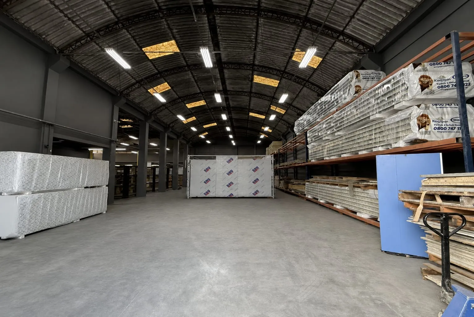 ALUGA-SE GALP&Atilde;O INDUSTRIAL E LOG&Iacute;STICO DE 1.811 M&sup2; | AO LADO DA CASTELLO BRANCO E RODOANEL RuaTrés Andradas Osasco - 