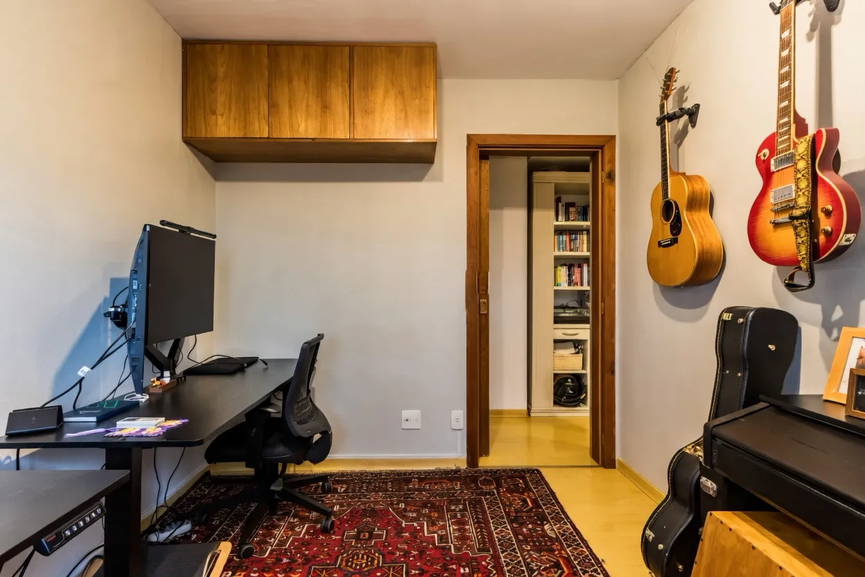 R$ 590.000 - LINDO APARTAMENTO - 75M2 - 2 DORM - SU&Iacute;TE - VISTA - 1 VAGA - DEP&Oacute;SITO Rua Felipe de Oliveira Porto Alegre - 