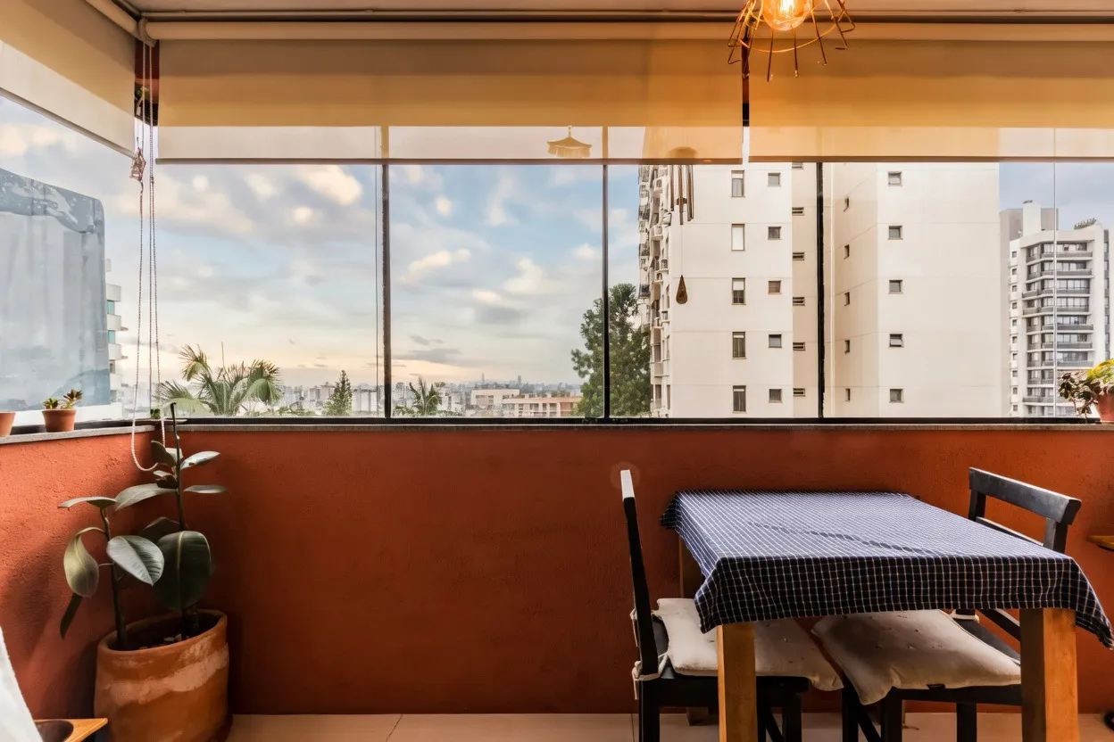 R$ 590.000 - LINDO APARTAMENTO - 75M2 - 2 DORM - SU&Iacute;TE - VISTA - 1 VAGA - DEP&Oacute;SITO Rua Felipe de Oliveira Porto Alegre - 