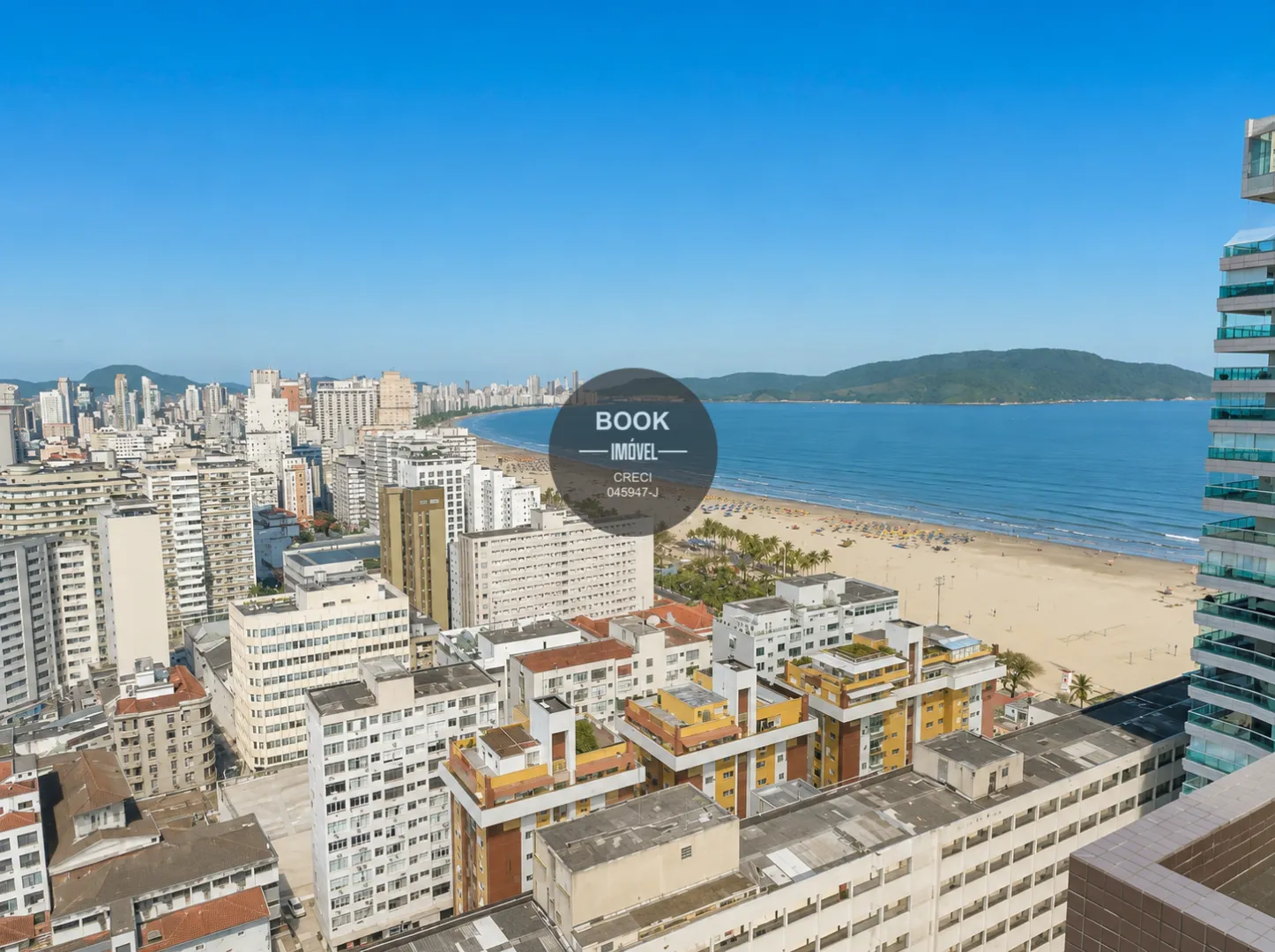 Viva o melhor do Gonzaga em Santos &mdash; conforto, vista livre e a poucos passos do mar Avenida Marechal Floriano Peixoto Santos - 
