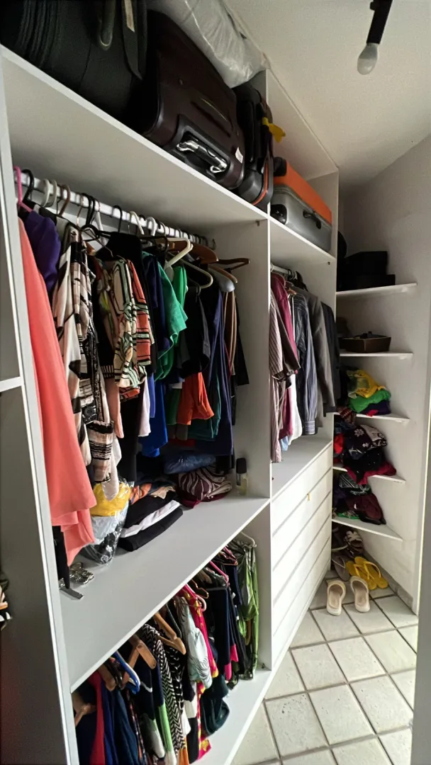 Apartamento &agrave; venda em Boa Viagem | 4 Quartos sendo 2 su&iacute;tes | 4 vagas | Nascente Rua Setúbal Recife - 