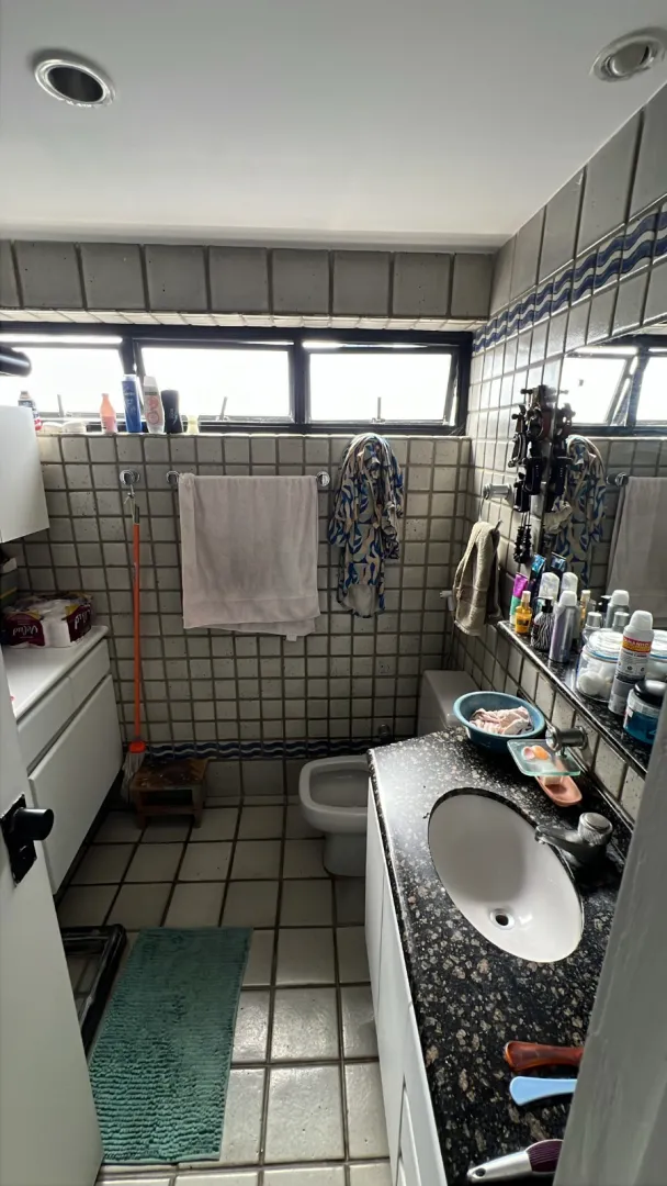 Apartamento &agrave; venda em Boa Viagem | 4 Quartos sendo 2 su&iacute;tes | 4 vagas | Nascente Rua Setúbal Recife - 