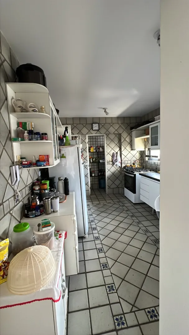 Apartamento &agrave; venda em Boa Viagem | 4 Quartos sendo 2 su&iacute;tes | 4 vagas | Nascente Rua Setúbal Recife - 