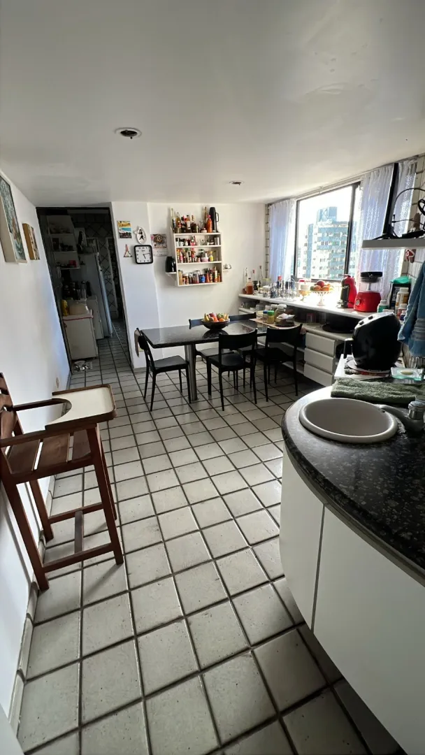 Apartamento &agrave; venda em Boa Viagem | 4 Quartos sendo 2 su&iacute;tes | 4 vagas | Nascente Rua Setúbal Recife - 