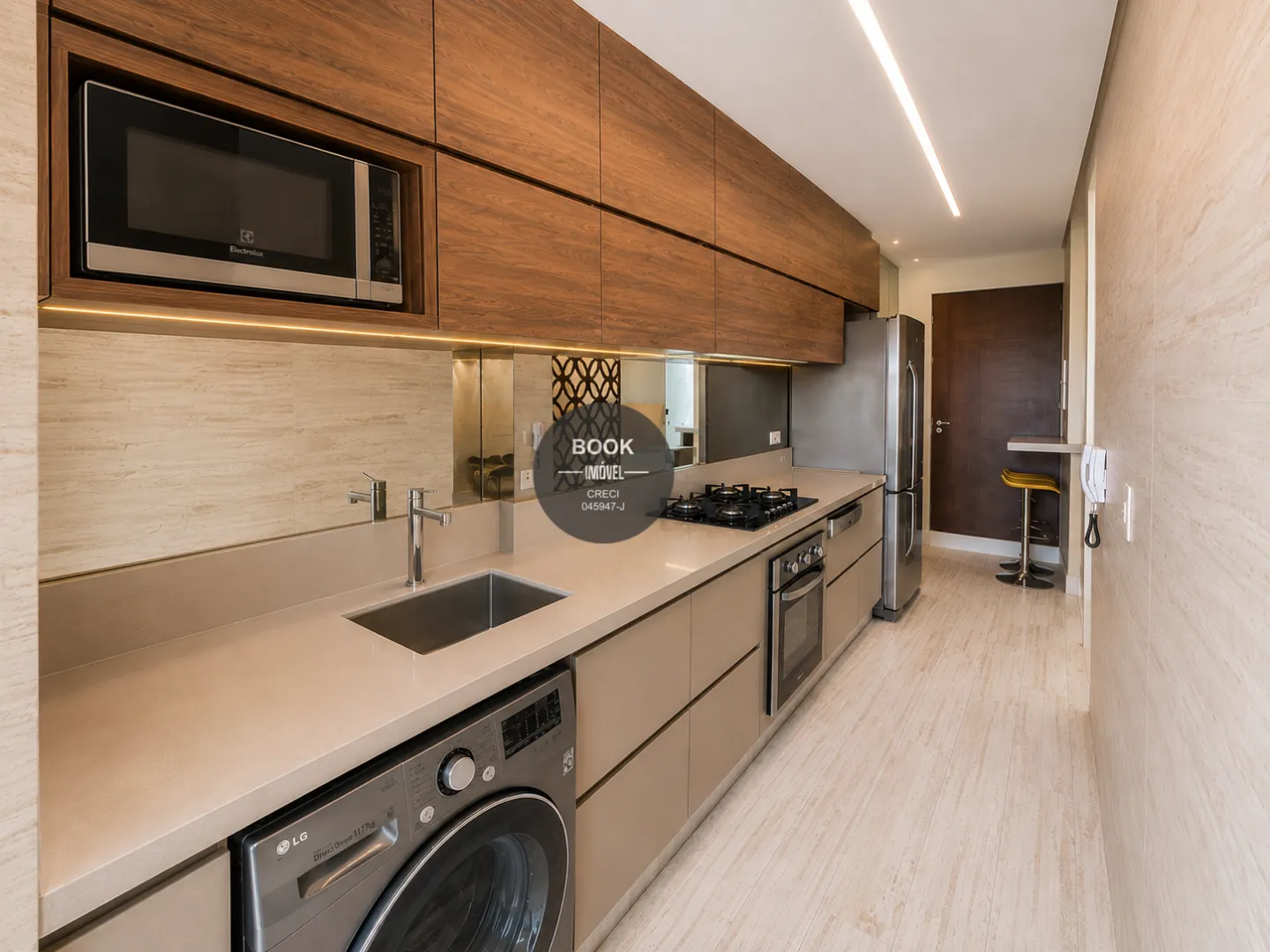 Vista Mar, Andar Alto e Exclusividade no Unlimited Ocean Front Avenida Presidente Wilson Santos - 