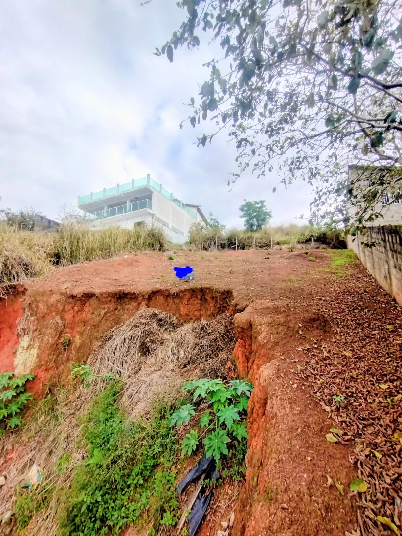 Terreno &agrave; venda no Centro de Igarat&aacute;  Igaratá - 