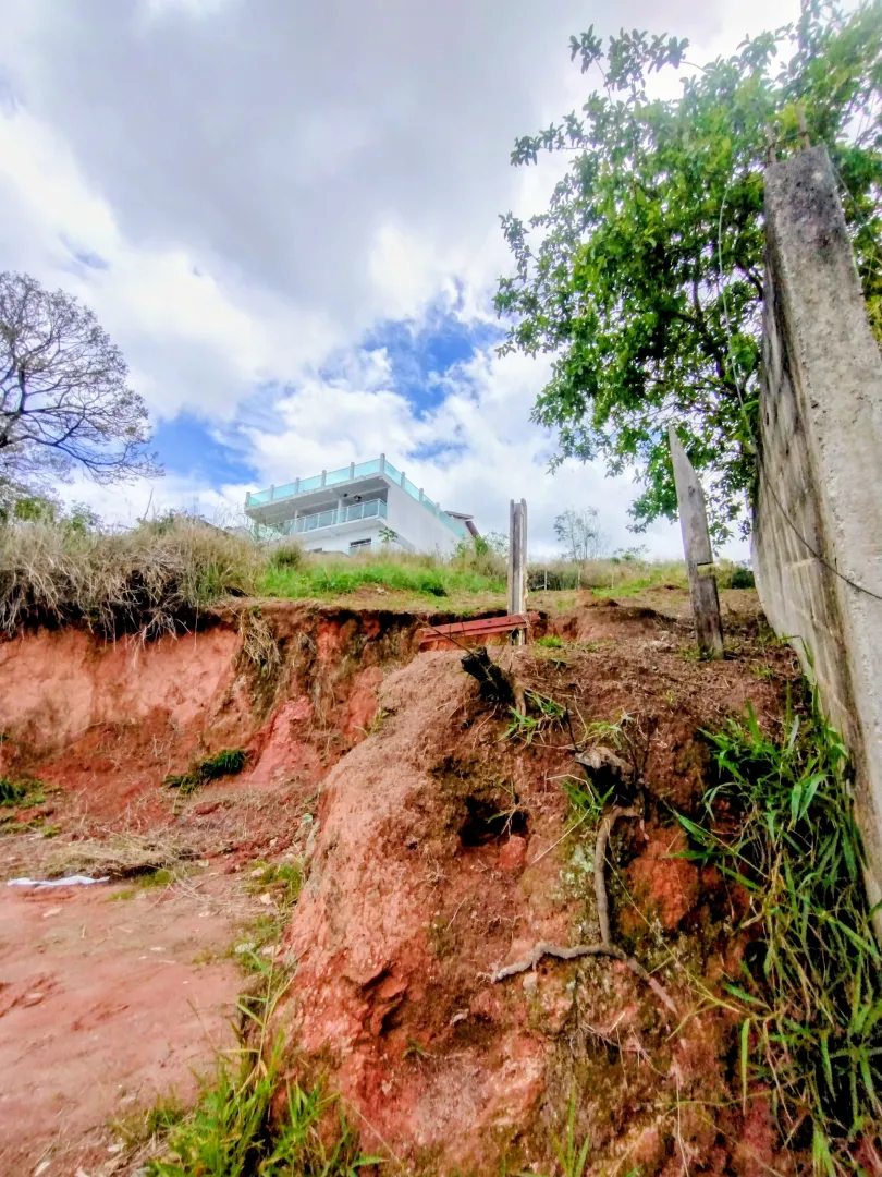 Terreno &agrave; venda no Centro de Igarat&aacute;  Igaratá - 