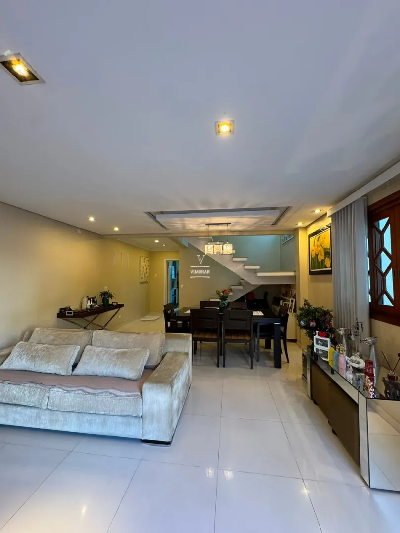 Casa em condom&iacute;nio fechado 4 dormit&oacute;rios sendo 3 su&iacute;tes + 4 vagas de garagem  Guarulhos - 