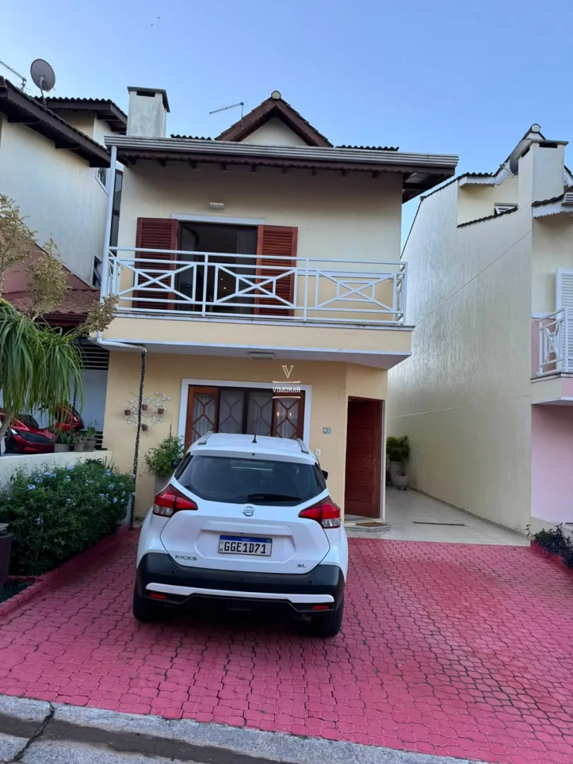 Casa em condom&iacute;nio fechado 4 dormit&oacute;rios sendo 3 su&iacute;tes + 4 vagas de garagem  Guarulhos - 
