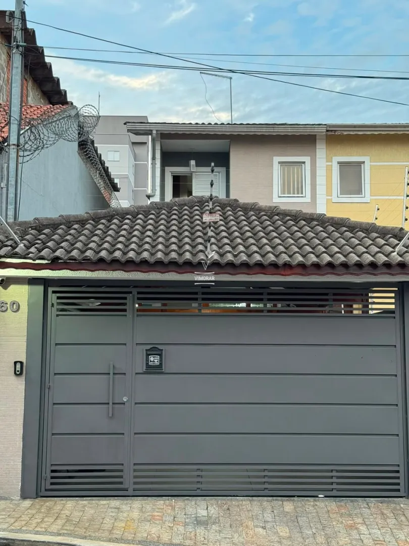 Sobrado 3 dormit&oacute;rios sendo 1 su&iacute;te + 4 vagas de garagem  Guarulhos - 