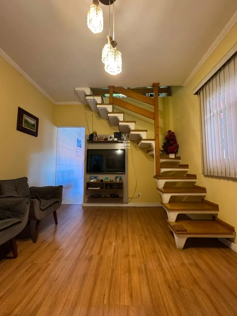 Casa assobradada 2 dormit&oacute;rios + &aacute;rea gourmet  Guarulhos - 