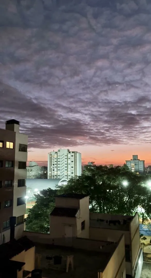 R$ 738.000 - LIND&Iacute;SSIMO APARTAMENTO - 90M2 - 2 DORM  - VISTA - 2 VAGAS - DEP&Oacute;SITO Rua Faria Santos Porto Alegre - 