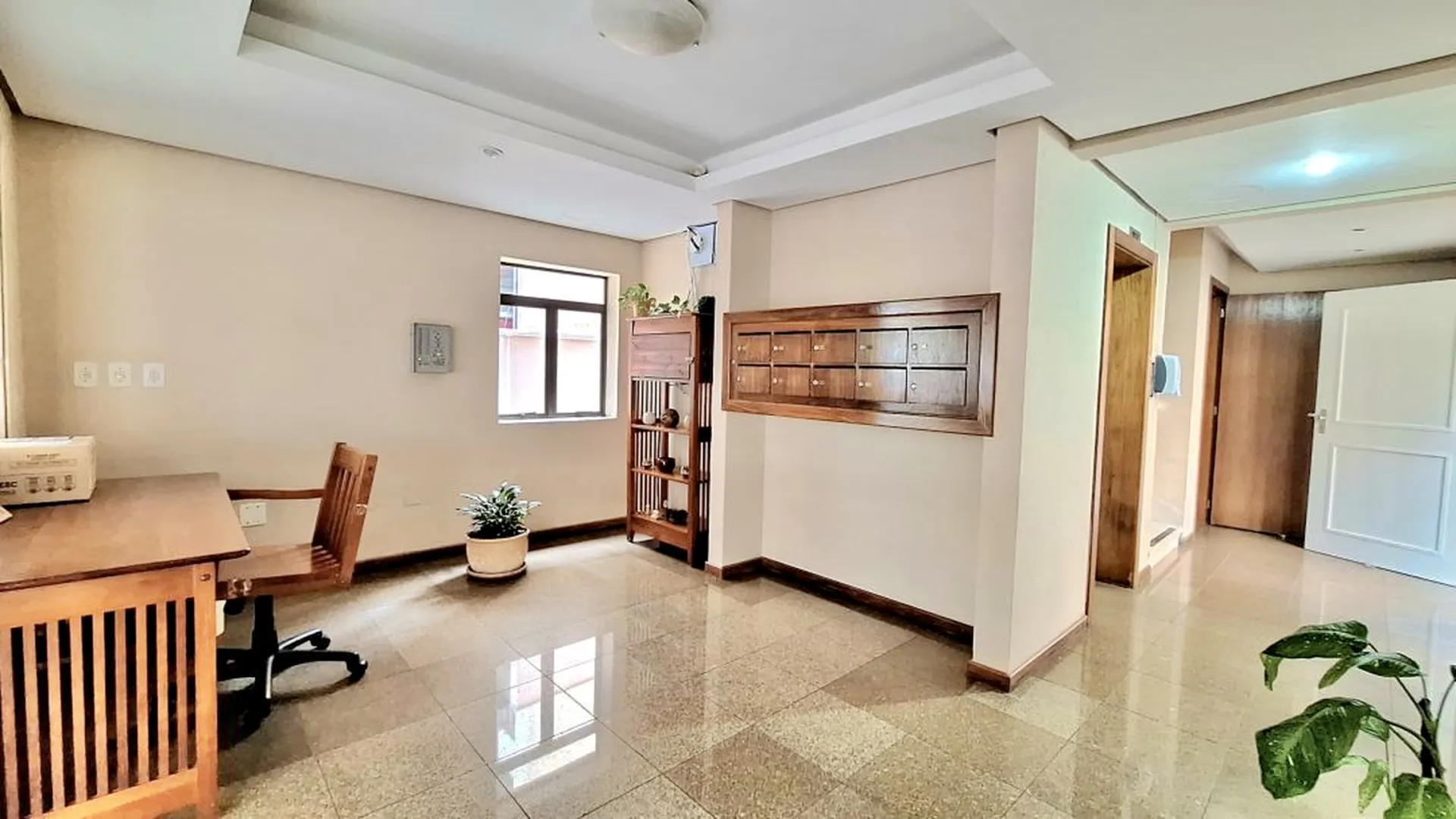R$ 738.000 - LIND&Iacute;SSIMO APARTAMENTO - 90M2 - 2 DORM  - VISTA - 2 VAGAS - DEP&Oacute;SITO Rua Faria Santos Porto Alegre - 