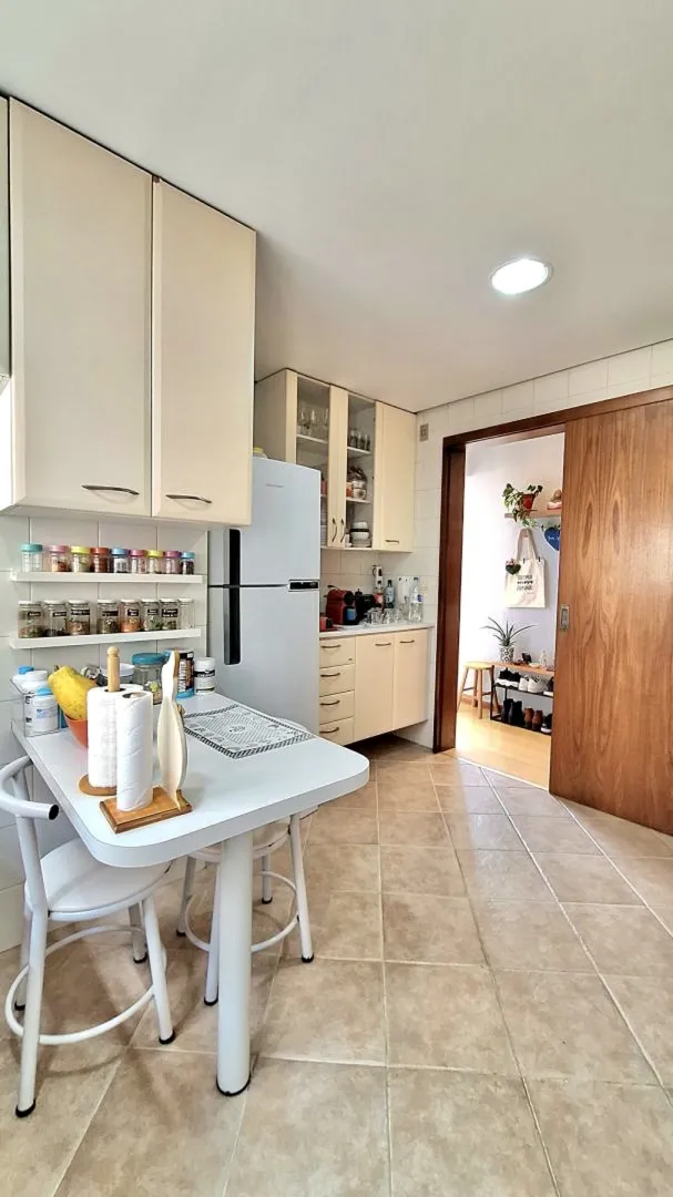 R$ 738.000 - LIND&Iacute;SSIMO APARTAMENTO - 90M2 - 2 DORM  - VISTA - 2 VAGAS - DEP&Oacute;SITO Rua Faria Santos Porto Alegre - 