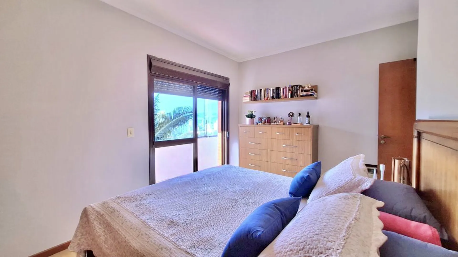 R$ 738.000 - LIND&Iacute;SSIMO APARTAMENTO - 90M2 - 2 DORM  - VISTA - 2 VAGAS - DEP&Oacute;SITO Rua Faria Santos Porto Alegre - 